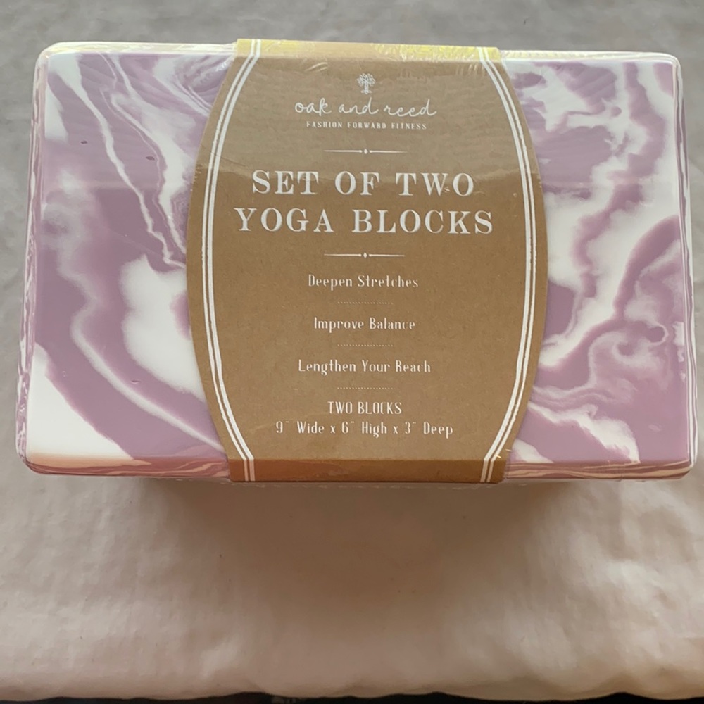Oak and reed set of two yoga blocks